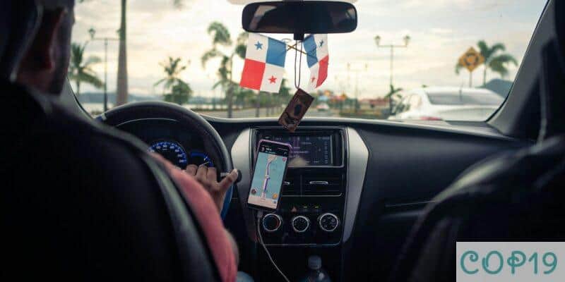 Uber anuncia el despliegue de 20.000 robotaxis a partir de 2026